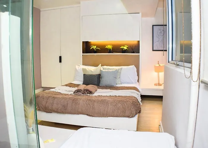 Loft De Vue - Victoria Bgc Apartment *
