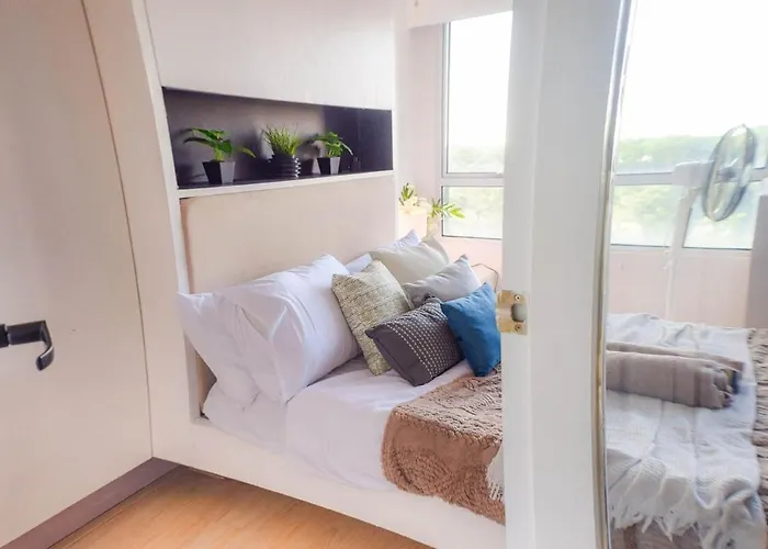 Loft De Vue - Victoria Bgc Apartment *