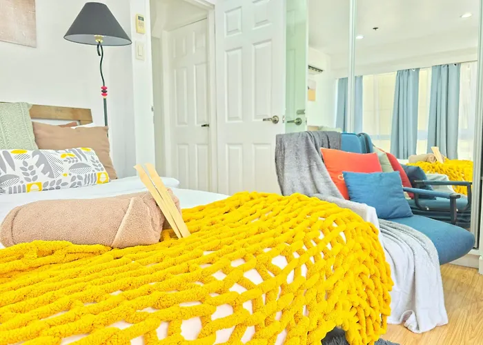 Loft De Vue - Victoria Bgc Apartment *
