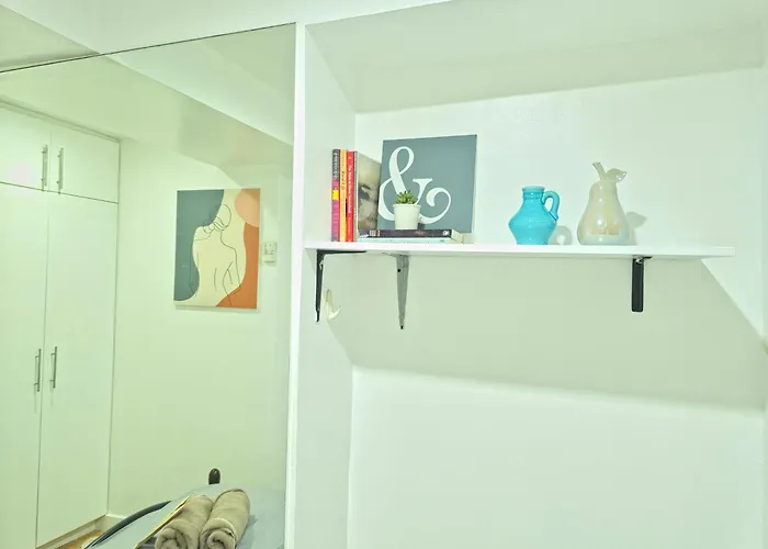 Loft De Vue - Victoria Bgc Apartment *