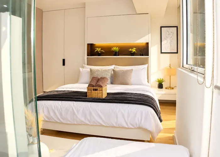 Loft De Vue - Victoria Bgc Apartment *